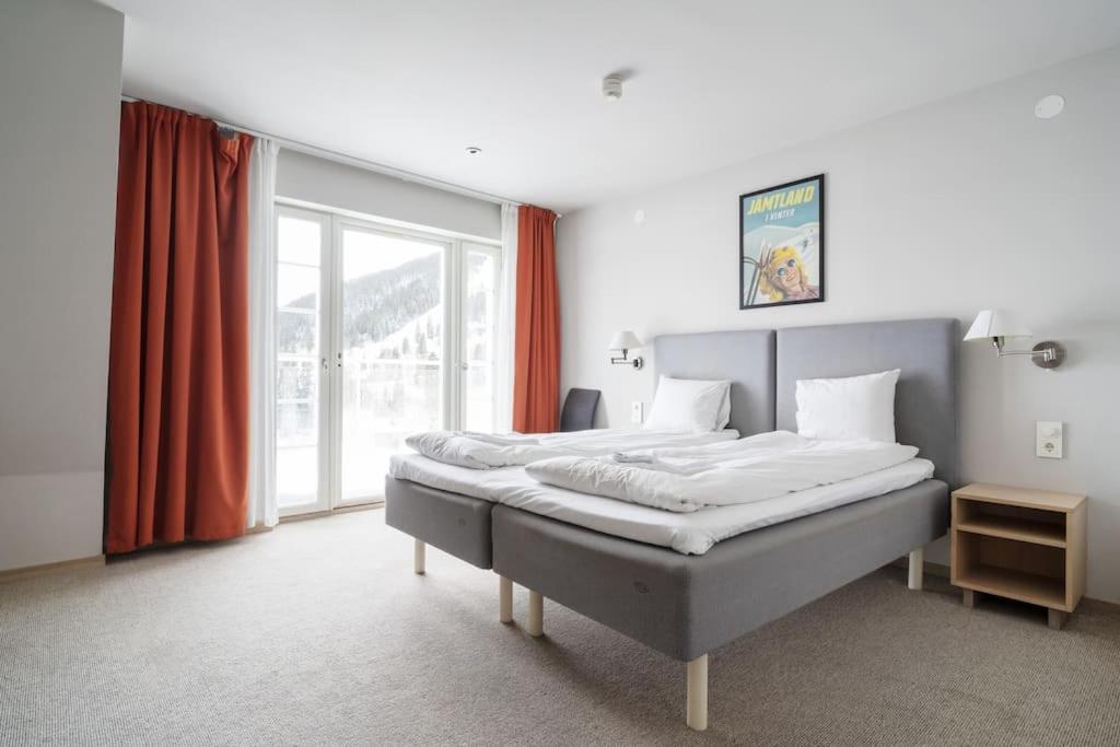 Tott Studios Are Room photo